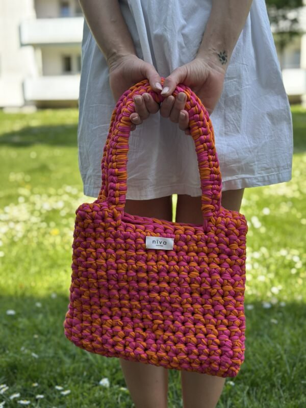 2025-04-30_15-53-02_103 Individuell: Square Bag