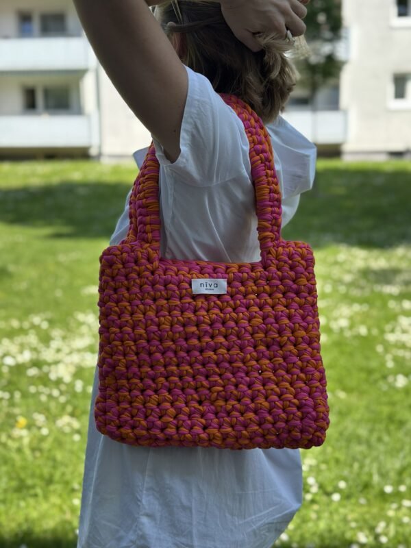 2025-04-30_15-53-36_940 Individuell: Square Bag