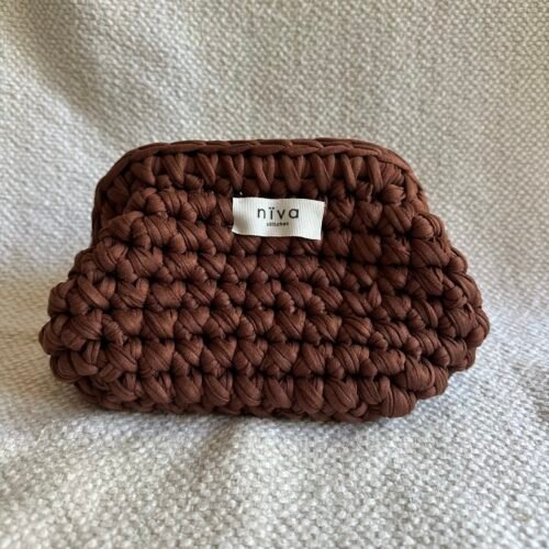 2026-09-08_10-51-09_714 Clasp Bag in braun